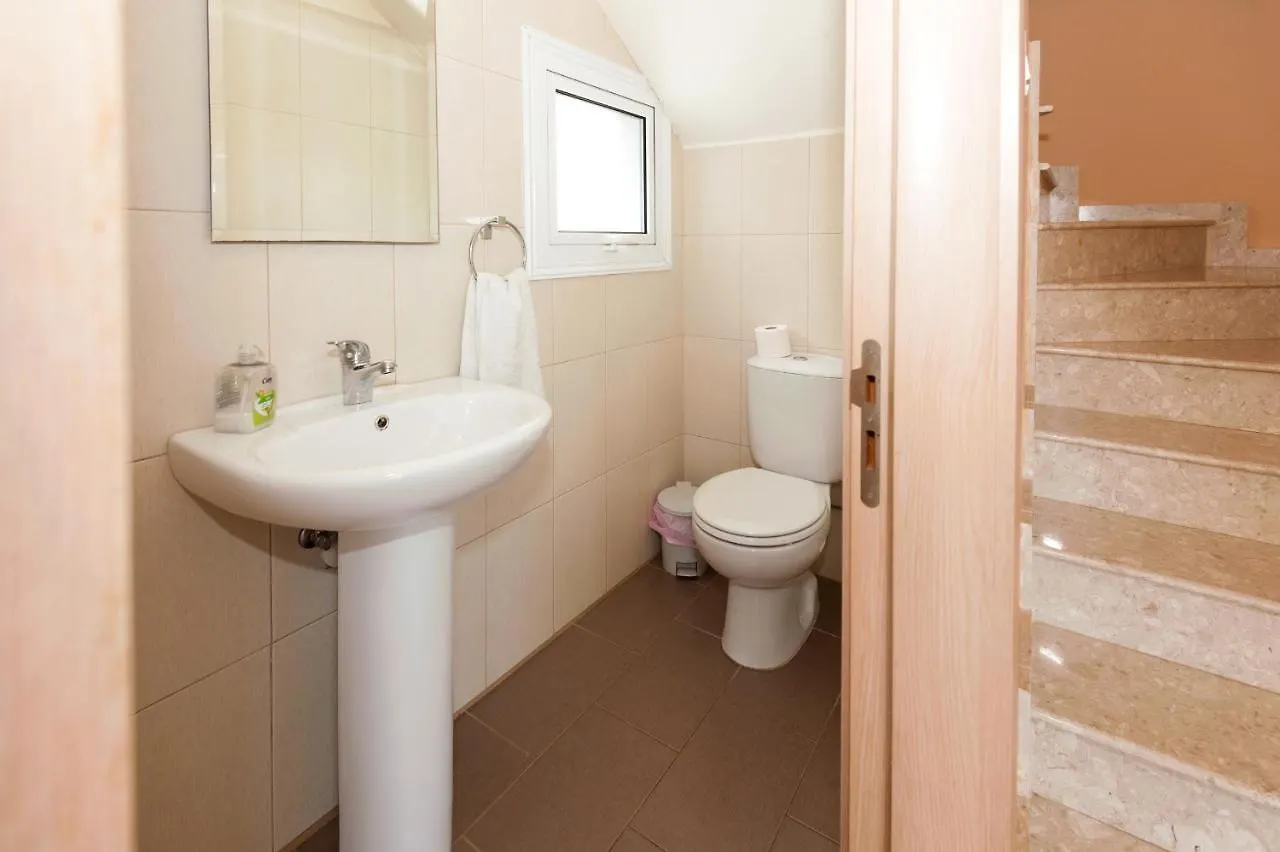 Molly'S Villa Protaras