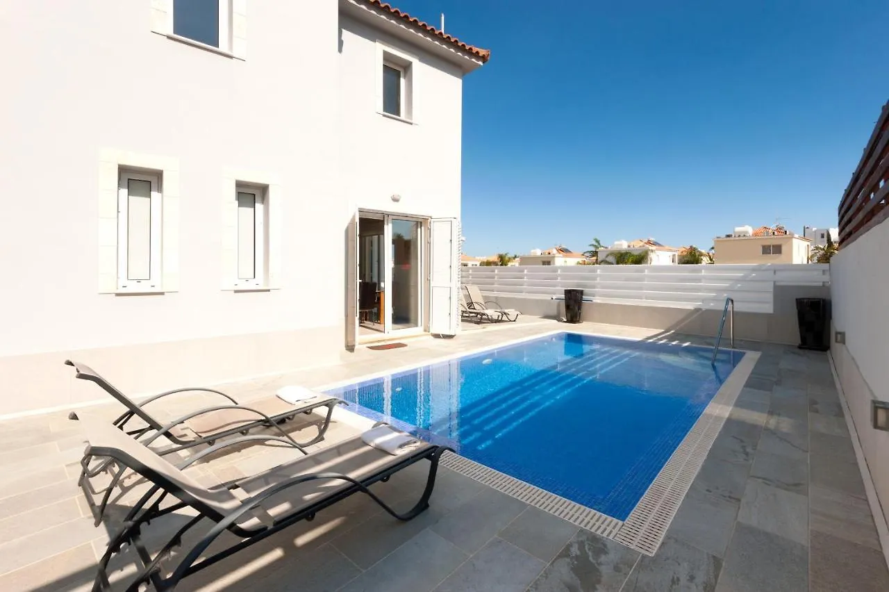 Molly'S Villa Protaras