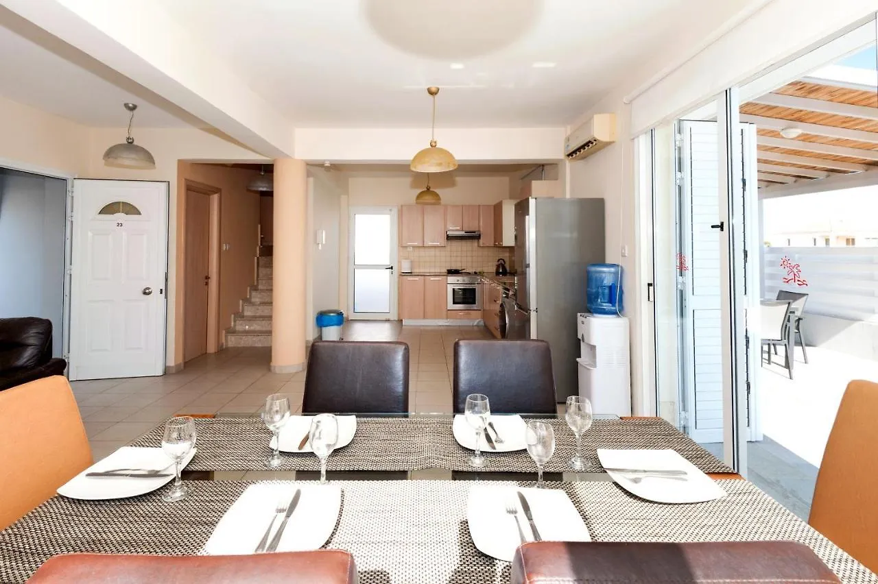 Molly'S Villa Protaras